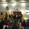 Giovani attrici e giovani attori recitano in inglese alla Malaspina