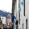 Palloncini blu in via Palestro